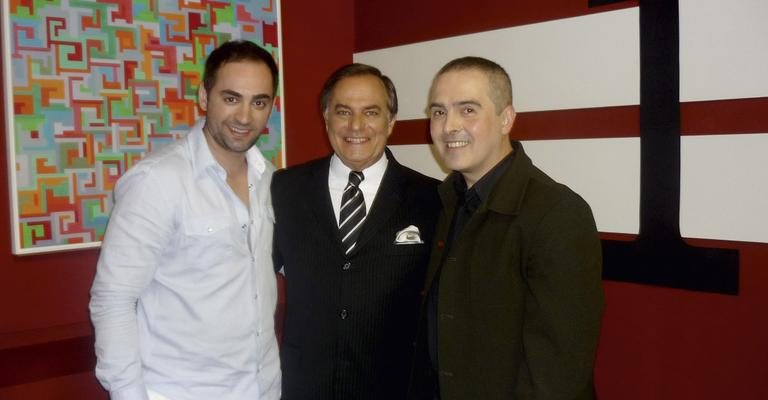 Ronnie Von recebe o hair stylist Bruno Di Maglio e o maquiador Augusto Sargo em sua atração da TV Gazeta, SP.