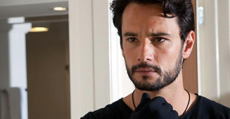 Rodrigo Santoro em cena de 'Homens de Bem' - Reprodução / TV Globo