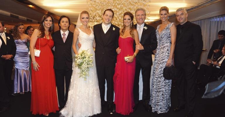 Os noivos entre os casais Patricia e Tom Cavalcante, Ticiane Pinheiro e Roberto Justus e Ana Hickmann e Alexandre Corrêa - João Passos