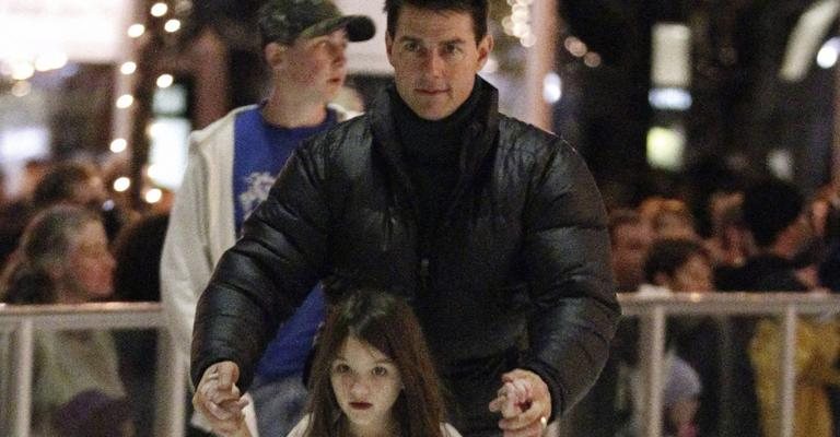 Tom Cruise e Suri - Grosby Group