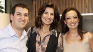 Com o irmão Marcelo Aidar e a atriz Jacqueline Dalabona, a designer Gabriela Aidar inaugura loja em São Paulo.