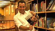 Helio Castroneves lança livro 'A Caminho da Vitória' em São Paulo - Reprodução/TV CARAS