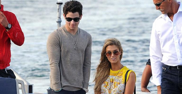 Nick Jonas e Delta Goodrem - The Grosby Group