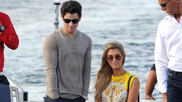 Nick Jonas e Delta Goodrem - The Grosby Group