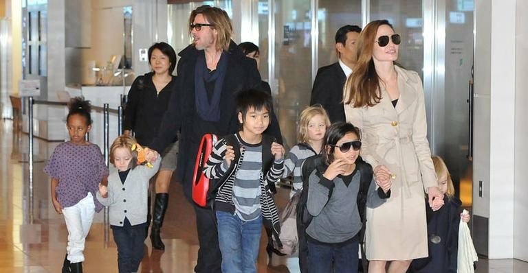 Angelina Jolie, Brad Pitt e os filhos - Getty Images