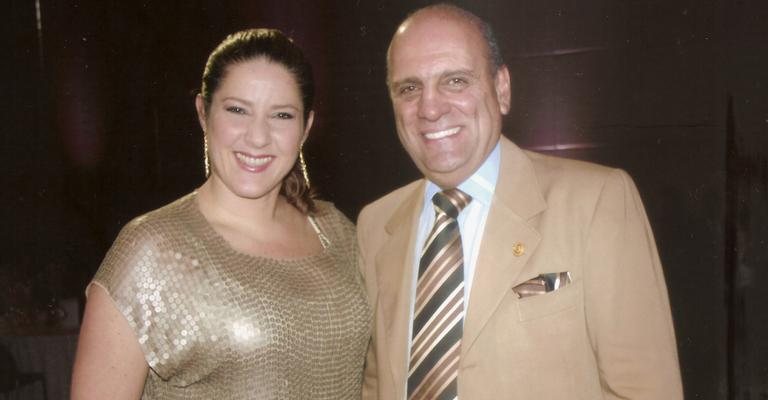 A jornalista e apresentadora global Christiane Pelajo e o escritor Cesar Romão no prêmio de marketing, em SP.