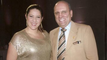 A jornalista e apresentadora global Christiane Pelajo e o escritor Cesar Romão no prêmio de marketing, em SP.