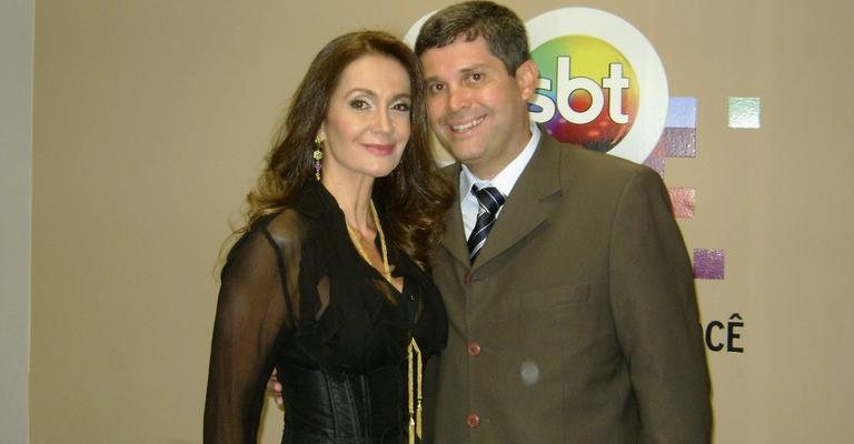 Claudia Meghy Metne e Luiz Anizio Wanna participam do Programa do Ratinho, SP.