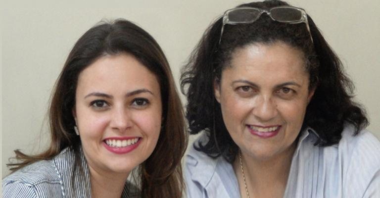 A cantora Barbara Marques fala a Claudia Souza, da revista da Ordem dos Músicos do Brasil, em SP.