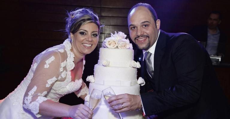 Em elegante boda, a empresária Mary Peixoto se une ao empresário esportivo Leandro Mascarenhas, SP.