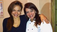 Luiza Tomé parabeniza a chef Eliane Carvalho, em SP.