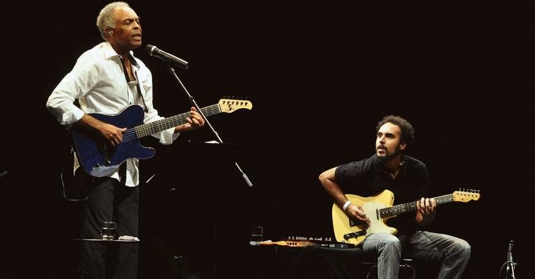 Gil e o filho Bem no show em que festeja lançamento do seu acervo na internet. - Roberto Teixeira