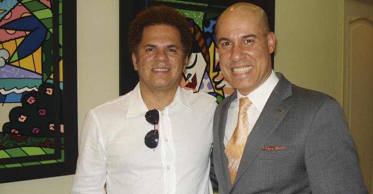 O artista Romero Britto expõe em hotel de Bogotá, na Colômbia, gerenciado por Mario Leite de Oliveira.