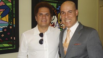 O artista Romero Britto expõe em hotel de Bogotá, na Colômbia, gerenciado por Mario Leite de Oliveira.