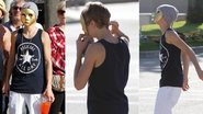 Justin Bieber usa 'disfarce' durante passeio em Los Angeles - The Grosby Group