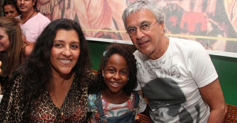 Regina Casé com Kalinde Maiara, filha e Magary Lord, e Caetano Veloso - Uran Rodrigues