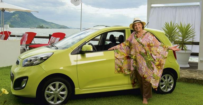 A atriz leva o segundo Novo Kia Picanto da temporada 2012 da Ilha de CARAS. - Caio Guimarães