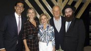 Em São Paulo, os casais Ricardo e Rosanne Behar e Bete e Marcos Arbaitman prestigiam festa de chanukah com o rabino Dovid Goldberg.