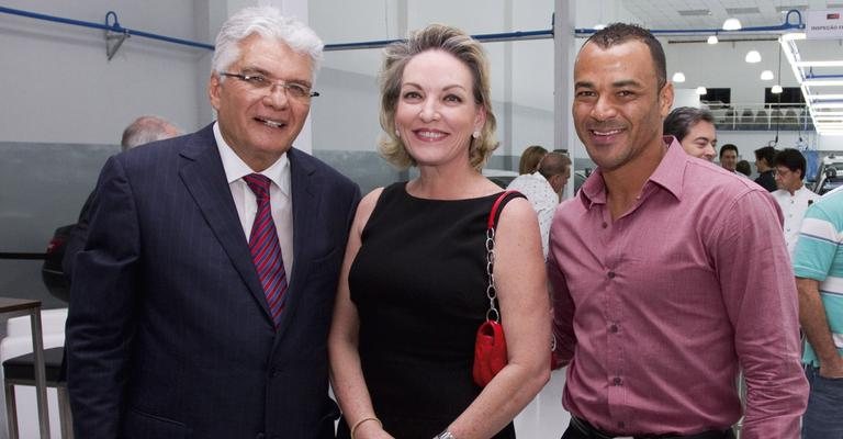 José Amaro, Ge Carolo e o ex-jogador Cafu na abertura de loja de blindagem de carros em Barueri, na Grande São Paulo.