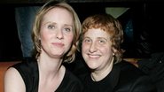 Cynthia Nixon com a mulher Christine Marinoni - Getty Images