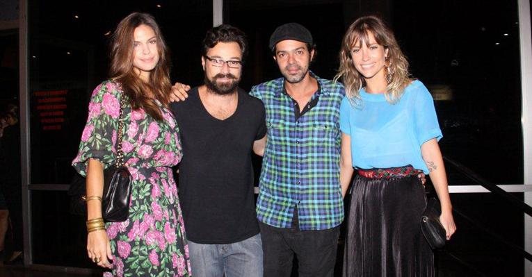 Com o casal Emílio Orciollo Netto e Mariana Barreto, Bruno Mazzeo e Juliana Didone curtem show de Chico Buarque - Onofre Veras/AgNews