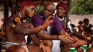 Anderson Silva com índios na Amazônia - Luiz Maximiano