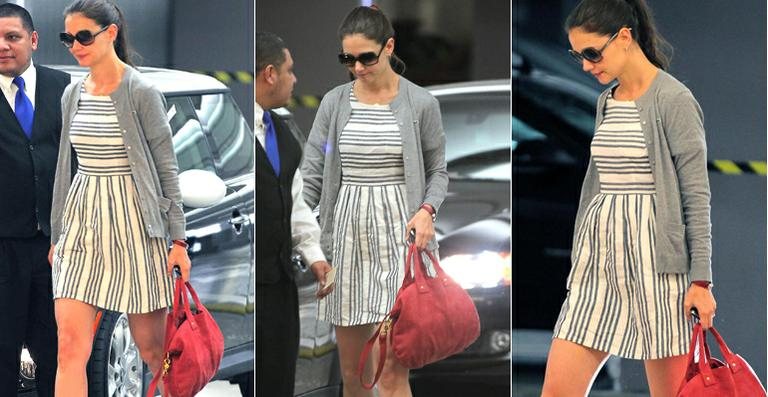 Katie Holmes aparece com barriguinha suspeita e declara a amigos que está grávida. Será? - Grosby Group