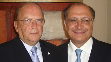 Na capital paulista, o apresentador Ruy Altenfelder entrevista Geraldo Alckmin, governador de São Paulo, na atração da Net e TVA.