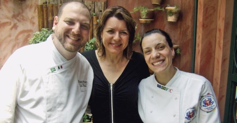 Olga Bongiovanni é recebida pelos chefs Felipe Cilli e Danyela Grandi, em SP.