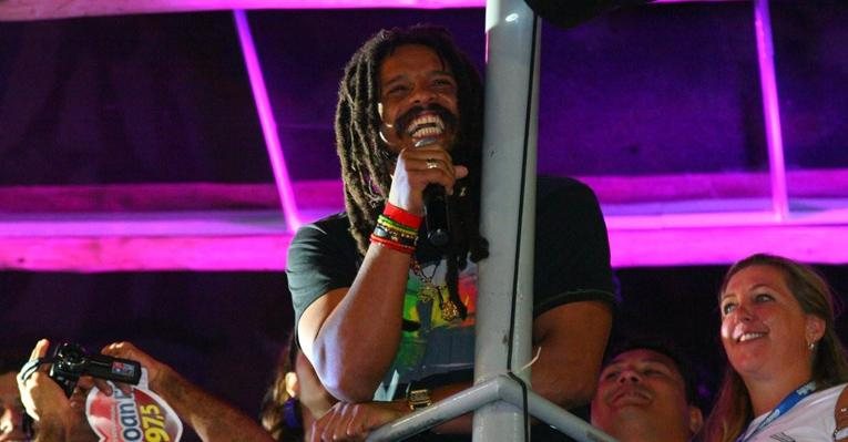 Rohan Marley canta com Daniela Mercury e Gilberto Gil - Gabriel Rangel e Adilson Lucas/AgNews