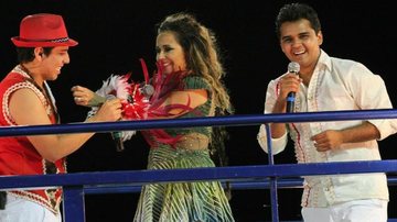 Daniela Mercury recebe homenagem do Boi Garantido - Uran Rodrigues