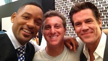 Luciano Huck com Will Smith e Josh Brolin - Reprodução Twitter