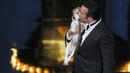 Uggie e Jean Dujardin no Oscar 2012 - Reuters