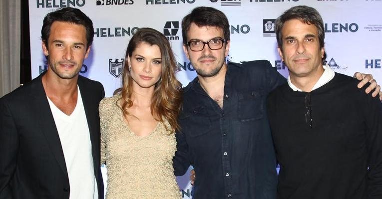 Rodrigo Santoro e Alinne Moraes com o diretor José Henrique Fonseca e o produtor Rodrigo Teixeira na pré-estreia de 'Heleno' em São Paulo - Manuela Scarpa/Photo Rio News