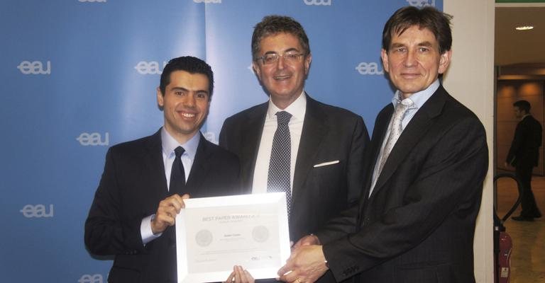 Daher Chade, Francesco Montorsi e Pers Anders Abrahamsson em premiação em Paris, capital francesa.