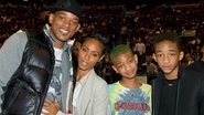 Will Smith, Jada Pinkett, Willow e Jaden em jogo de basquete na Pennsylvania, Estados Unidos - Getty Images