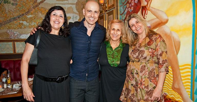 Jantar com Cláudia, Heloisa Helena e Roberta fecha a noite do retorno do ator aos palcos. - João Passos