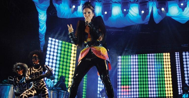 Em Carlos Barbosa, RS, Ivete sobe ao palco para o show Madison Square Garden. - Liane Neves