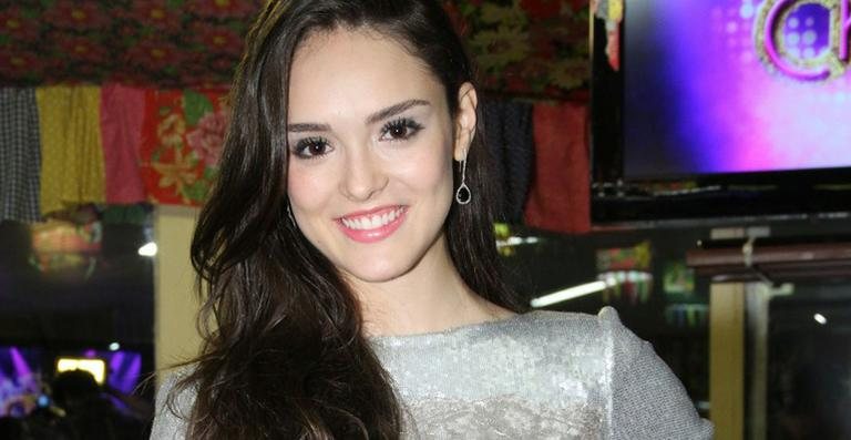 Isabelle Drummond - Alex Palarea e Roberto Filho / AgNews