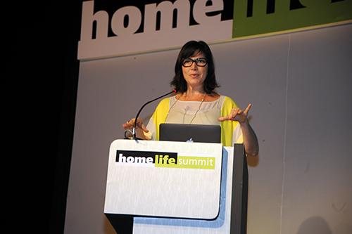 Andrea Bisker durante a palestra no HomeLife Summit - Divulgação