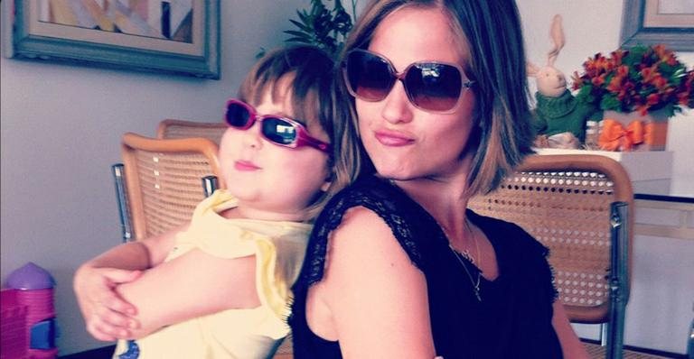 Luiza Valdetaro e a filha Malu - Twitter / Reprodução