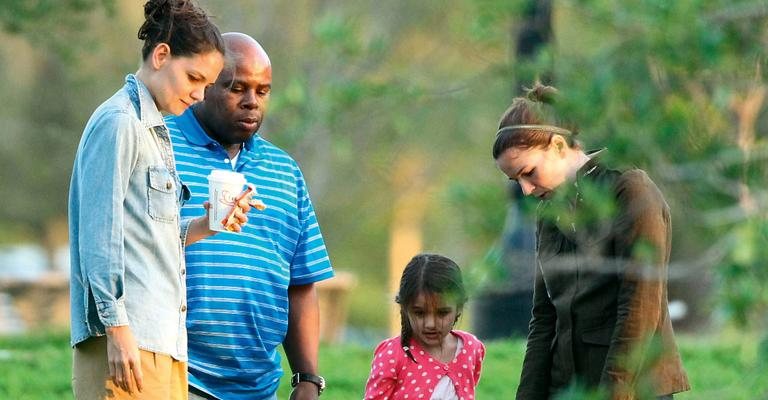 Mãe e filha em dia no parque - Grosby Group