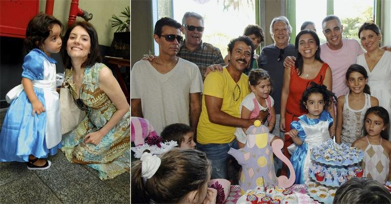 A aniversariante Antônia recebe a ‘vovó’ Malga. Parabéns com Nizo, Duda, Marcos e Júlia, Eduardo, Antônia e os pais, Michele e Rico, Isabela e a mãe, Aline, e Isabela. - Ivan Faria