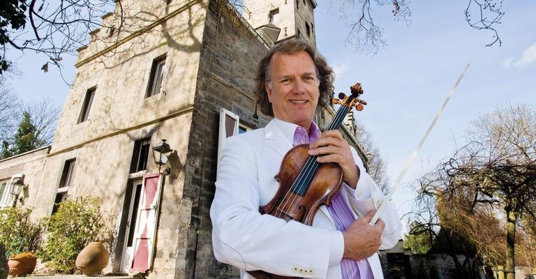 Referência na música clássica mundial, André Rieu narra trajetória de vida em seu castelo, em Maastricht, na Holanda. - Alvaro Teixeira