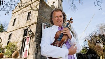 Referência na música clássica mundial, André Rieu narra trajetória de vida em seu castelo, em Maastricht, na Holanda. - Alvaro Teixeira