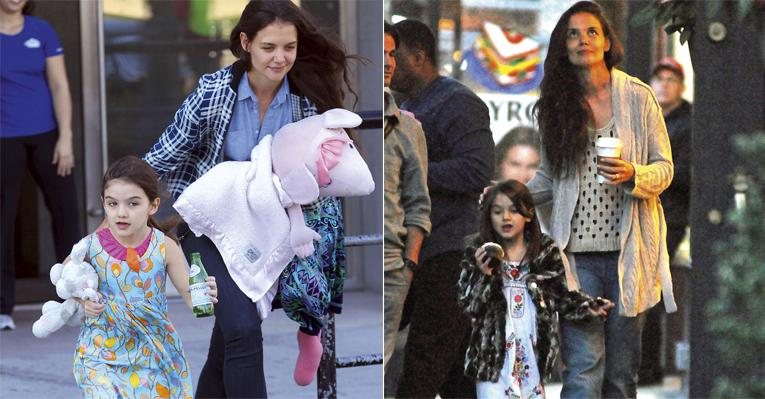 Com bichinho de pelúcia e garrafa de água nas mãos, Suri se esbalda em passeio com a mãe. Dois dias antes, elas foram à padaria e levaram cupcake e café para caminhada. - The Grosby Group