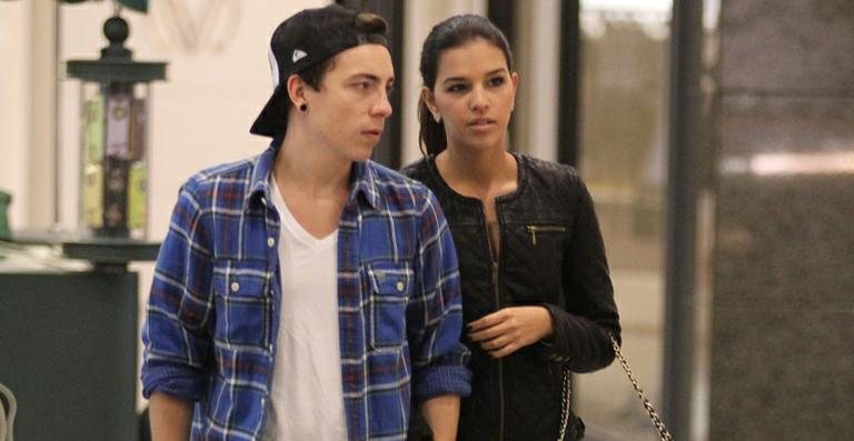 Di Ferrero e Mariana Rios em shopping no Rio - Marcus Pavão / AgNews