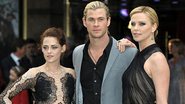 Kristen Stewart, Chris Hemsworth e Charlize Theron - Getty Images