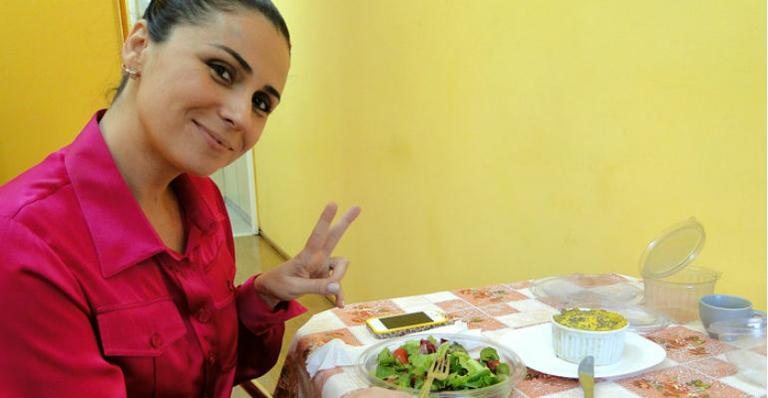 Giovanna Antonelli come salada verde e escondidinho de batata baroa com shitake - Divulgação/ Globo