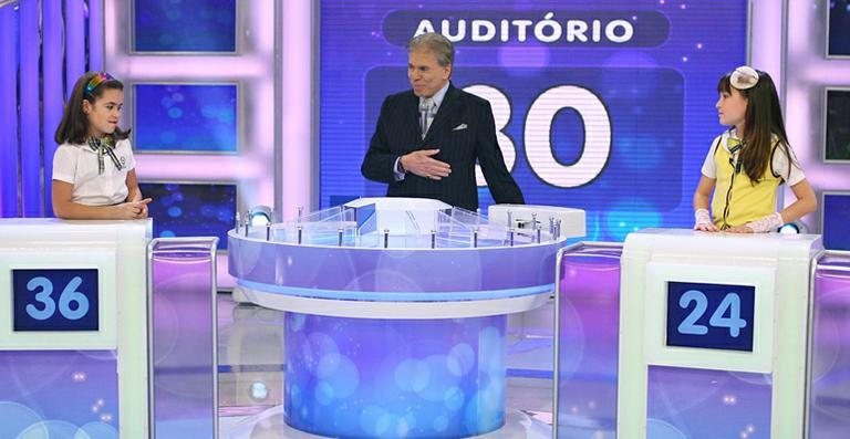 Silvio Santos recebe Maísa, a Valéria de 'Carrossel', em seu programa neste domingo, 20 - Roberto Nemanis/SBT